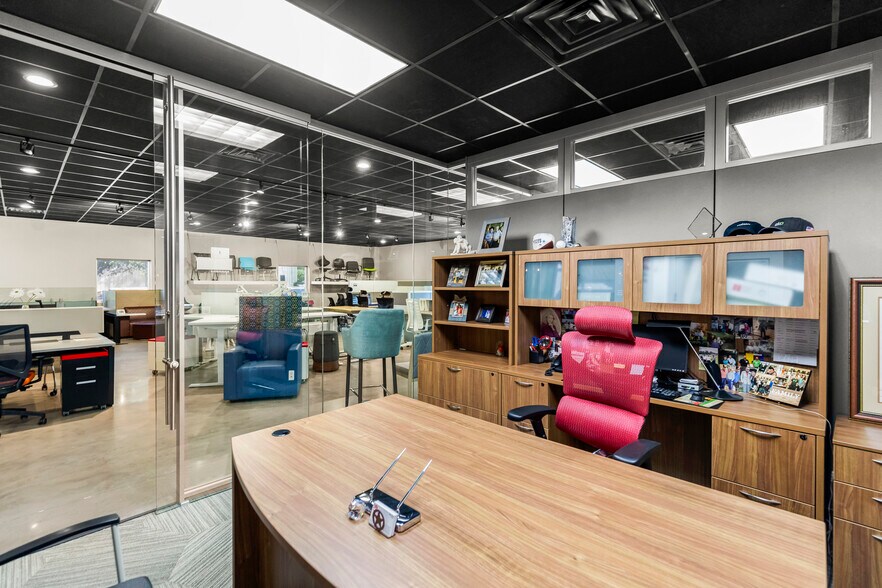 More Photos Of 22303 Tuwa Rd, Tomball Showroom For Sale