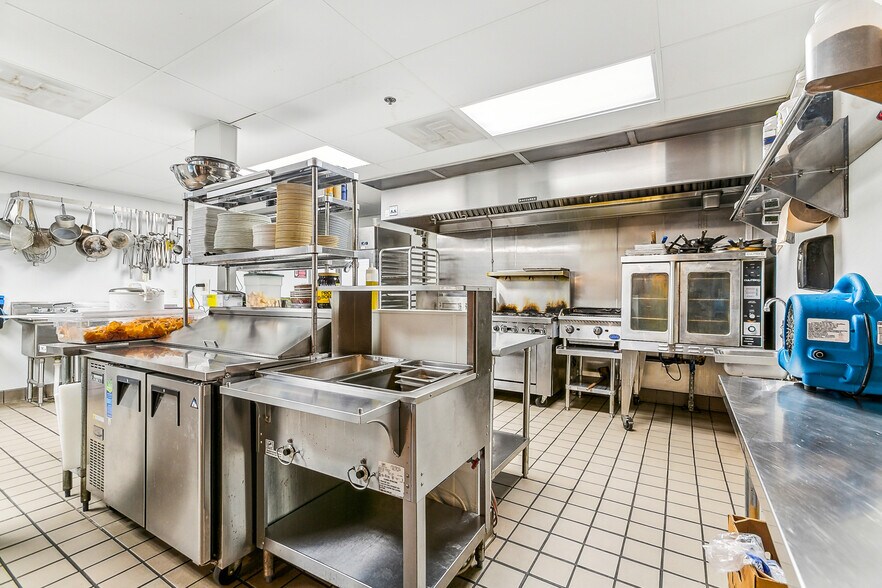 More Photos Of 3000 Royal St, New Orleans Storefront Retail Office For Lease