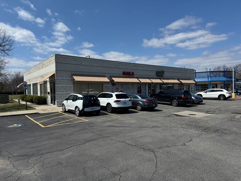 Primary Photo Of 1691-1697 Weiland Rd, Buffalo Grove Restaurant For Lease