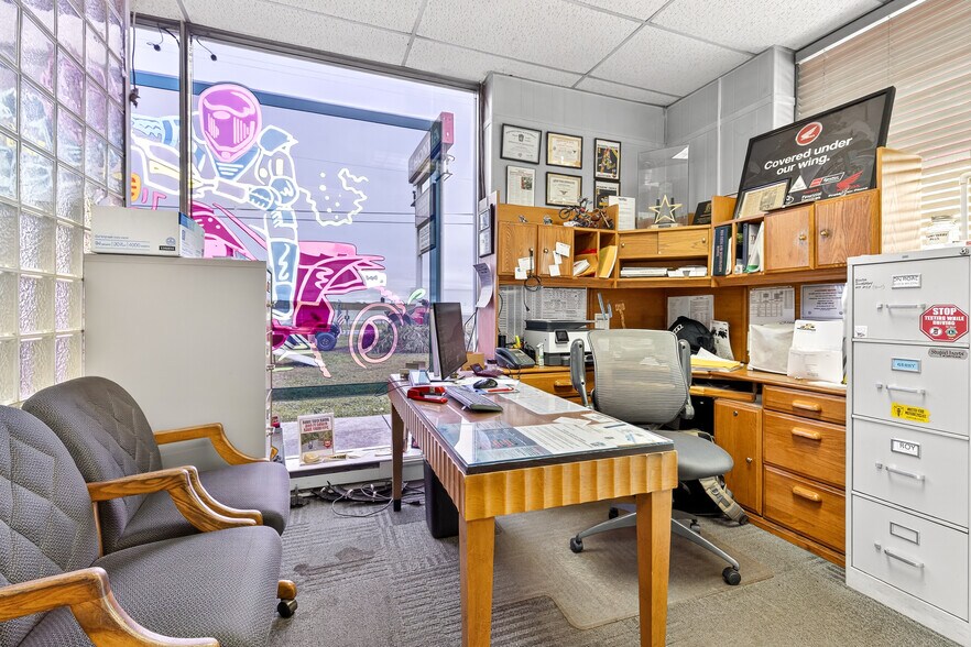 More Photos Of 2350 Dairy Rd, Lancaster Auto Dealership For Lease