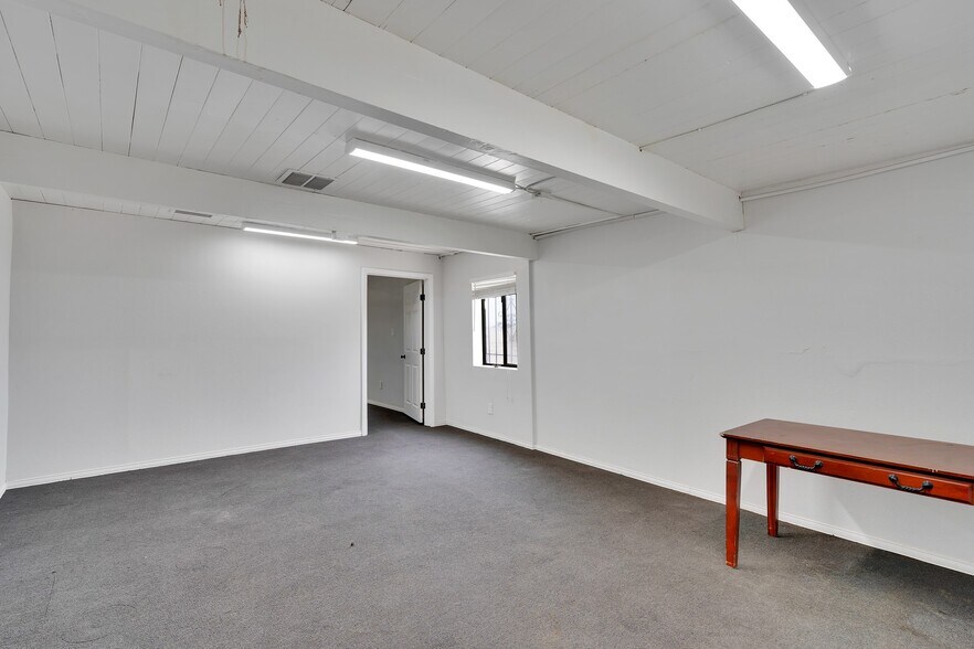 More Photos Of 2124 Thomas R Cannell Rd, Thermal Office For Sale