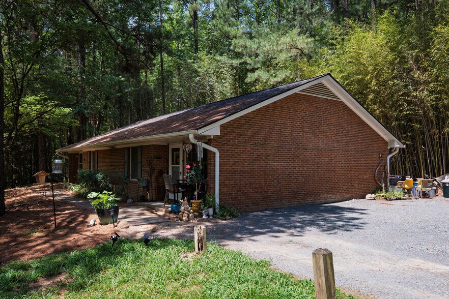 More Photos Of 547 Cedar Lake Rd, Chapel Hill Multifamily For Sale