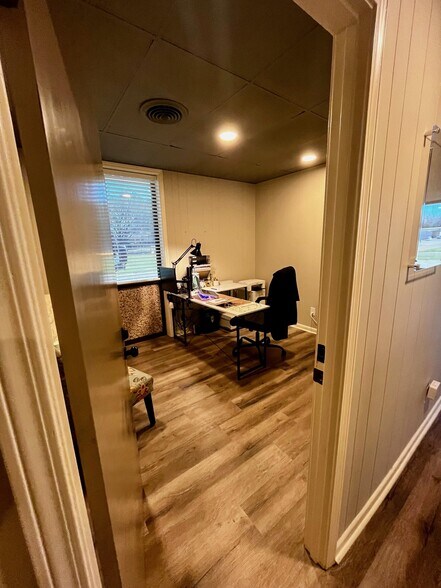 More Photos Of 127 Hemlock St, Columbus Office For Lease