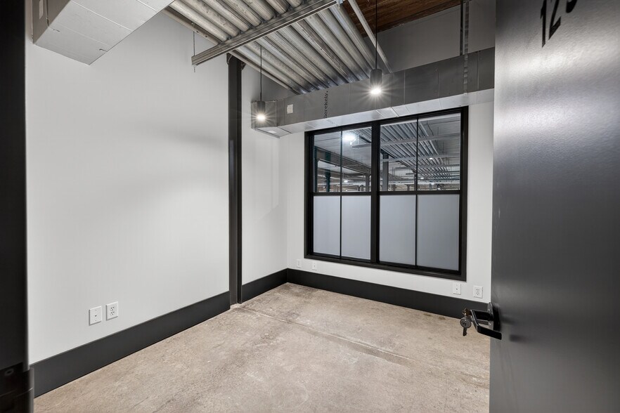 More Photos Of 200 Barrett St, Monroe Warehouse For Lease
