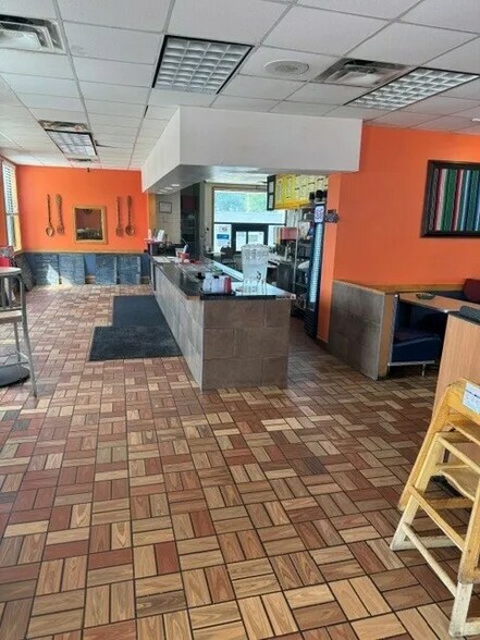 More Photos Of 1200 S Minnesota Ave, Sioux Falls Restaurant For Sale