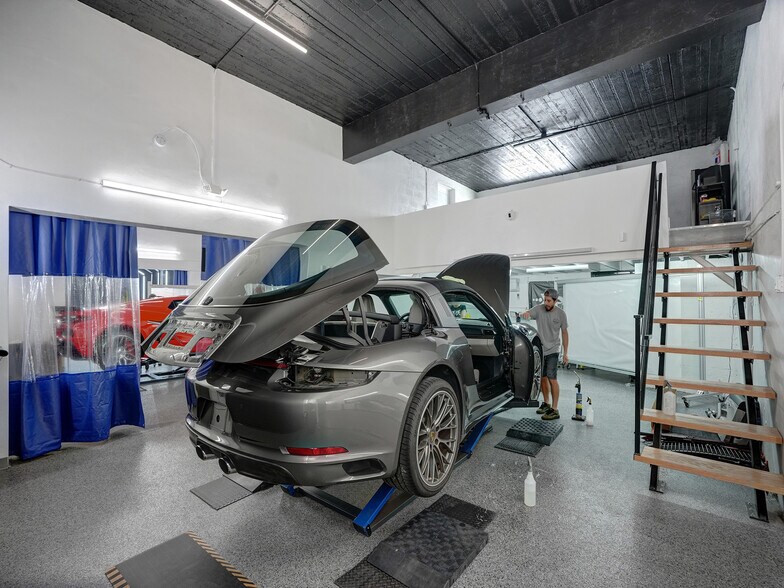 More Photos Of 15-21 NW 9th Ave, Fort Lauderdale Warehouse For Sale