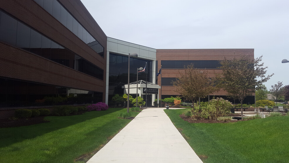 Primary Photo Of 4100 Edison Lakes Pky, Mishawaka Office For Lease