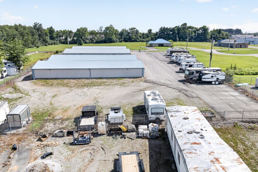 More Photos Of 110 Woodlands Cir, Crossville Self Storage For Sale