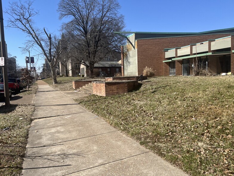 More Photos Of 4359 Lindell Blvd, Saint Louis Office For Sale
