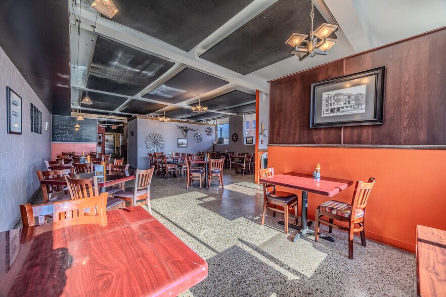 More Photos Of 201 W Commercial St, Lebanon Office For Sale