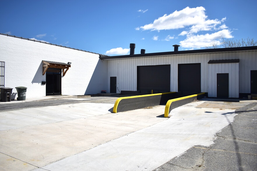 More Photos Of 1038 Homeland Ave, Greensboro Flex For Lease