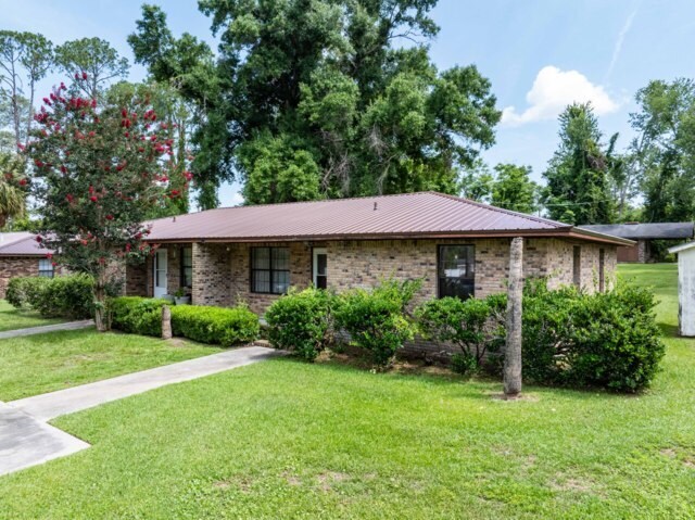 More Photos Of 325 SW Leisure Dr, Lake City Apartments For Sale