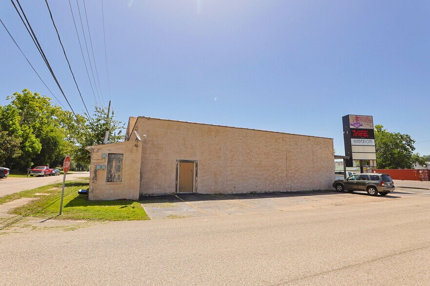 More Photos Of 40648 Hwy290 Business, Waller Office For Sale
