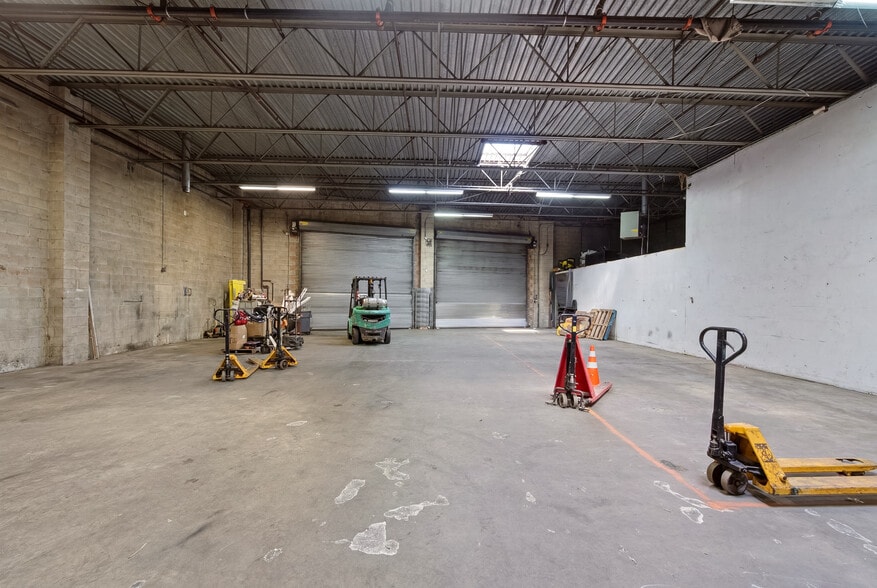 More Photos Of 254 Henry St, Inwood Warehouse For Sale
