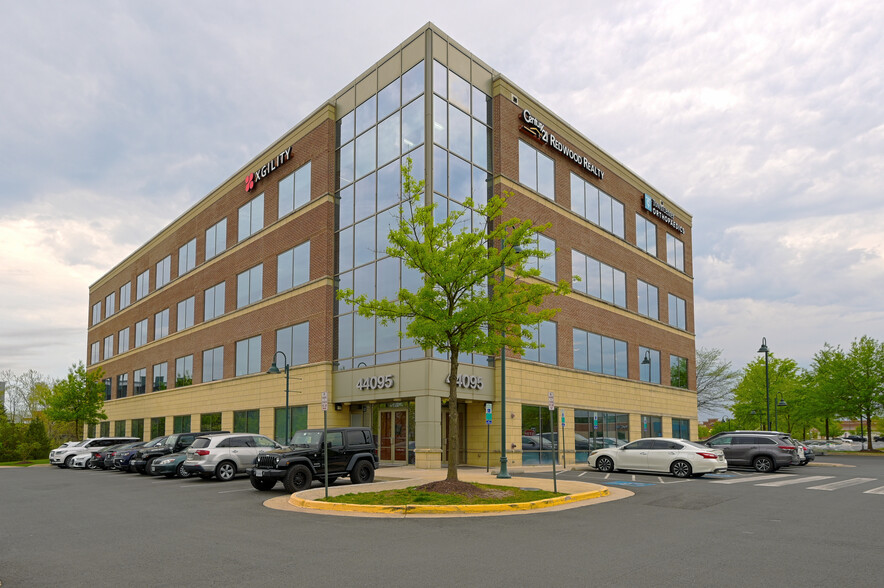 Primary Photo Of 44095 Pipeline Plz, Ashburn Medical For Sale