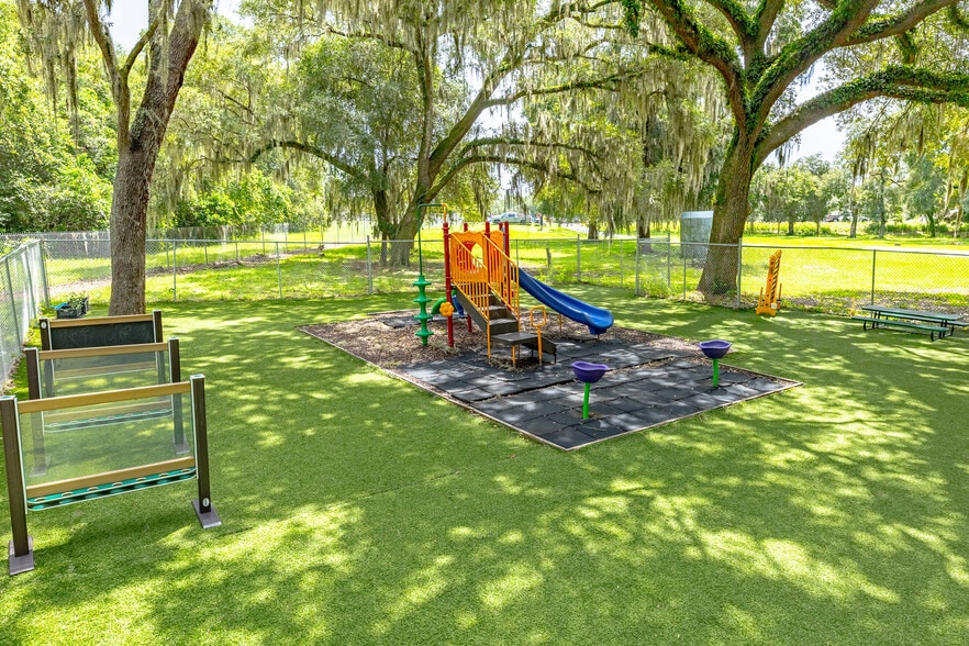More Photos Of 6837 Lakeville Rd, Orlando Religious Facility For Sale