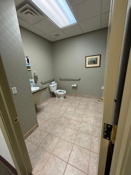 More Photos Of 5665 S Transit Rd, Lockport Office For Lease