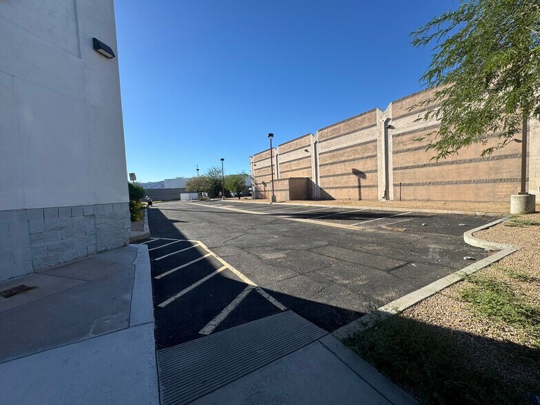 More Photos Of 1361 N Alma School Rd, Chandler Restaurant For Lease