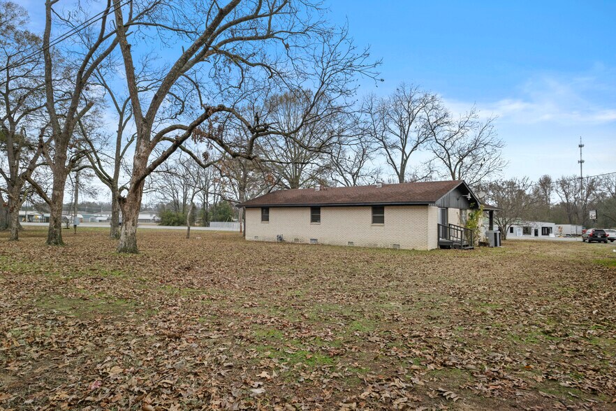 More Photos Of 1306 N Lemon St, Beebe Office For Sale