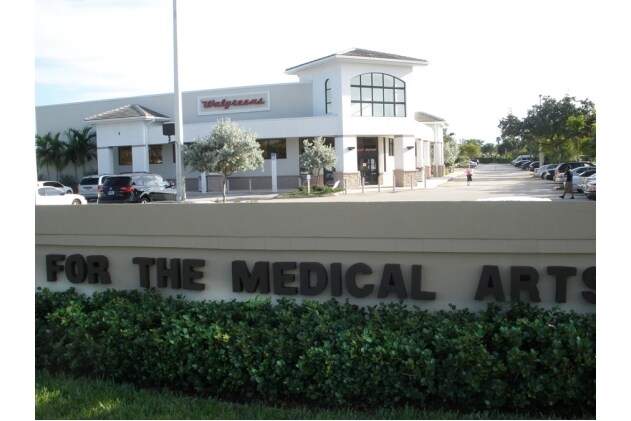 More Photos Of 8100-8110 Royal Palm Blvd, Coral Springs Medical For Lease