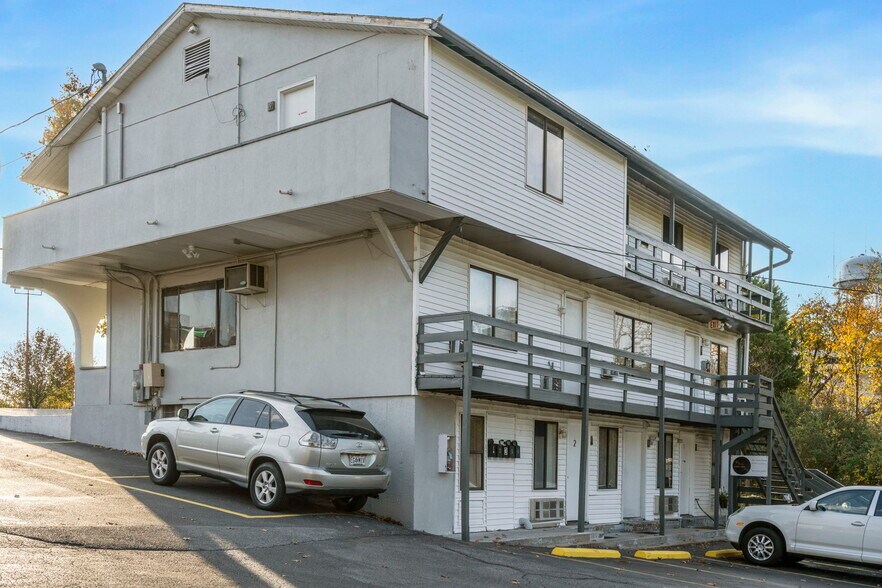 More Photos Of 1107-1109 W 76 Country Blvd, Branson General Retail For Sale