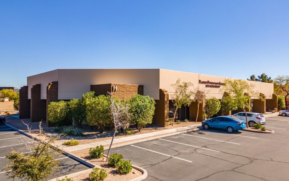 More Photos Of 17235 N 75th Ave, Glendale Unknown For Lease