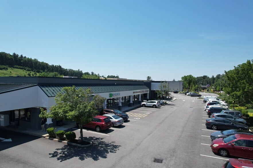 More Photos Of 661 Boston Post Rd E, Marlborough Storefront For Lease