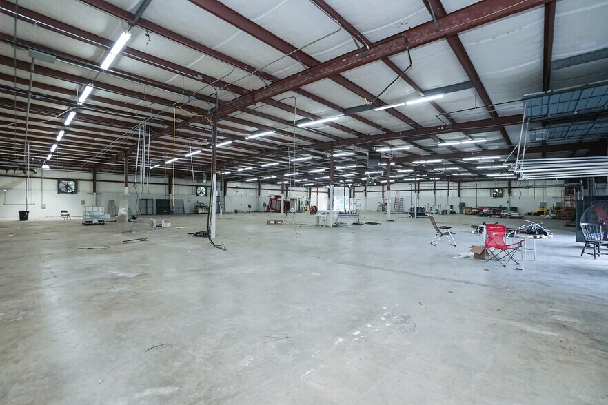 More Photos Of 360 Commerce Blvd, Bogart Distribution For Lease