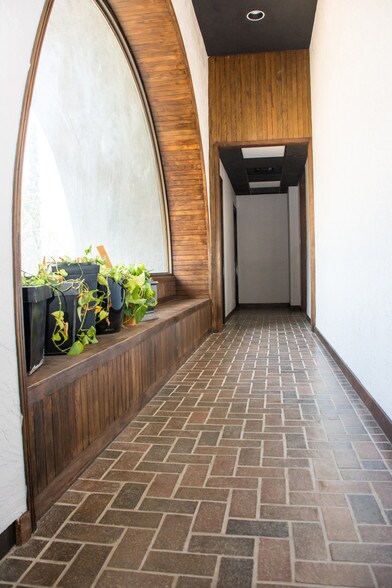 More Photos Of 105 N G St, Midland Loft Creative Space For Lease