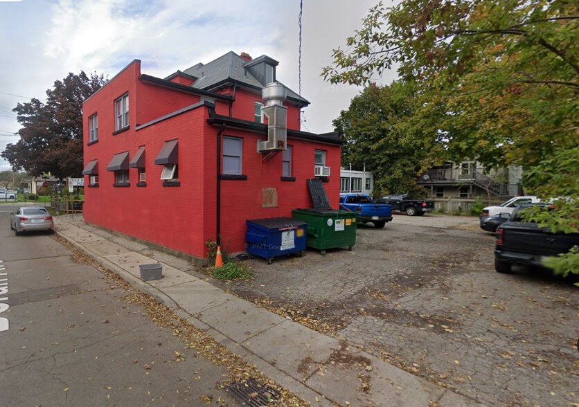 More Photos Of 16 Ontario St, Grimsby Office Residential For Sale