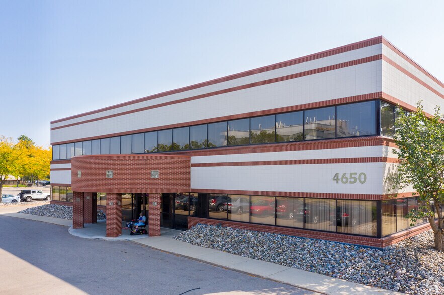 More Photos Of 4650 S Hagadorn Rd, East Lansing Medical For Lease