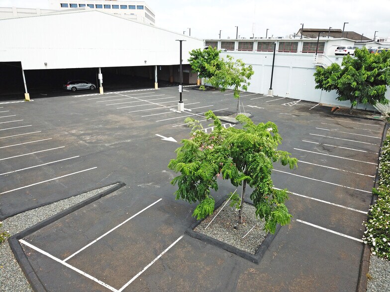 More Photos Of 501 Sumner St, Honolulu Warehouse For Lease