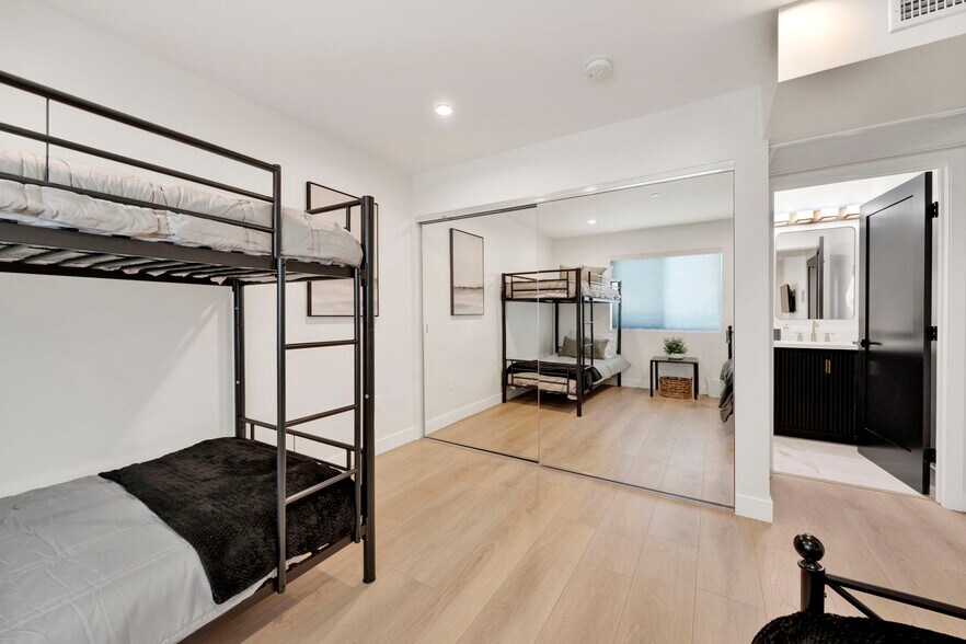 More Photos Of 7410 Denny Ave, Sun Valley Healthcare For Sale