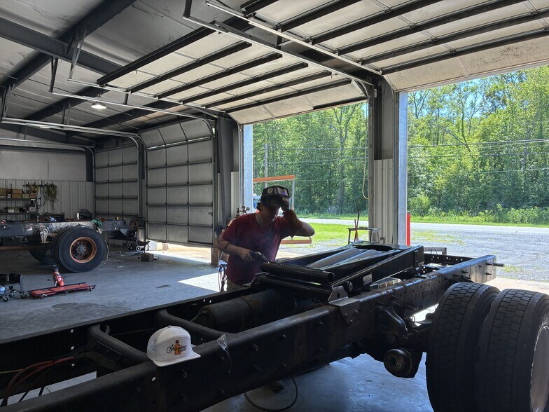 More Photos Of 337 Old US Highway 17, Hertford Industrial For Lease