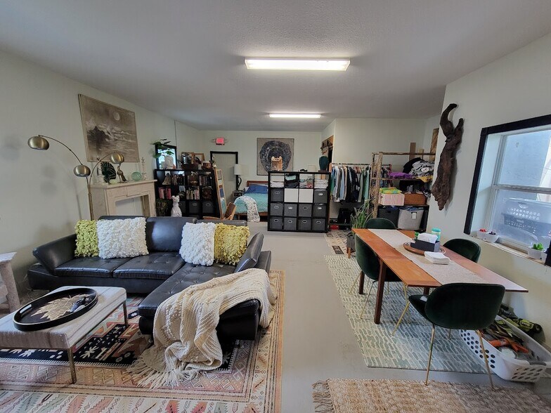 More Photos Of 5205 Haines Rd, Saint Petersburg Flex For Sale