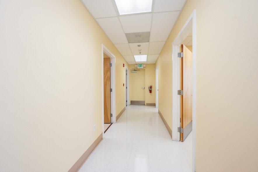 More Photos Of 325 Posada Ln, Templeton Healthcare For Lease