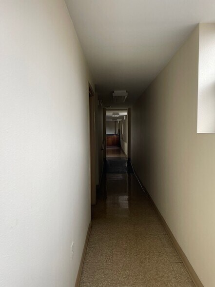 More Photos Of 901 N Prospect Ave, Springfield Freestanding For Sale