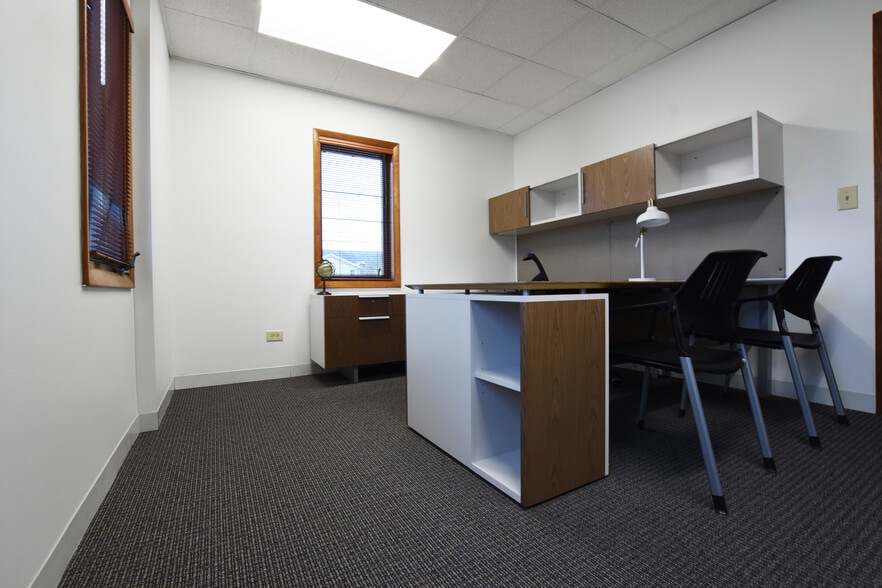 More Photos Of 25 N River Ln, Geneva Coworking Space