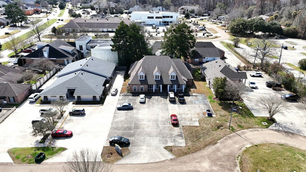 More Photos Of 10528 Kentshire Ct, Baton Rouge Office For Lease