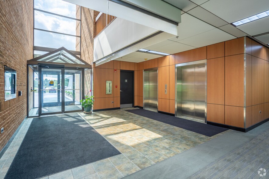 More Photos Of 315 E Eisenhower Pky, Ann Arbor Office For Lease