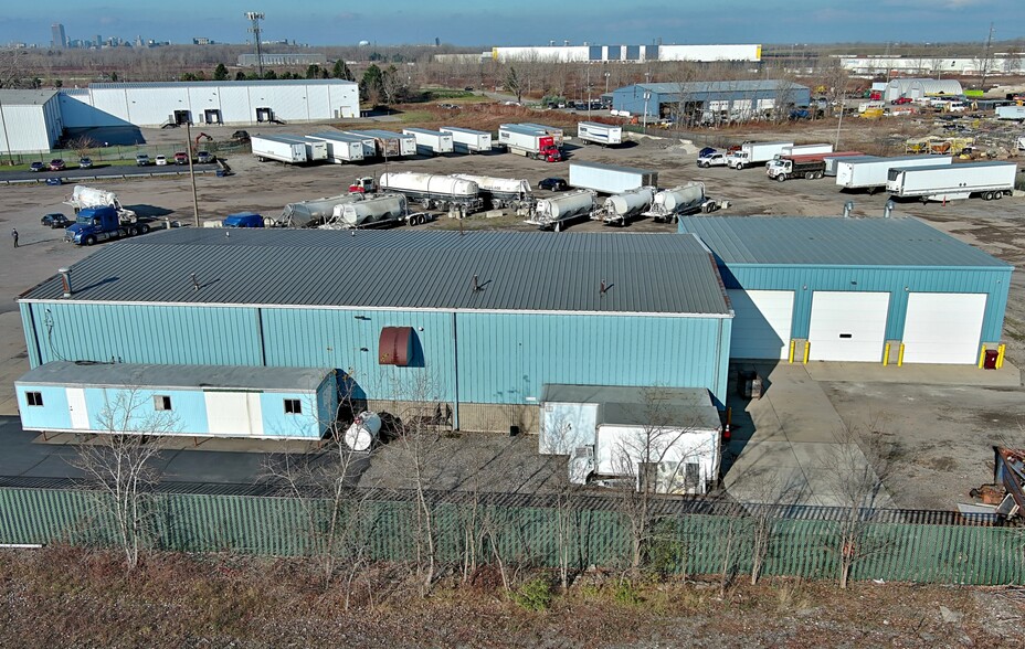 More Photos Of 70 N Gates Ave, Buffalo Truck Terminal For Lease