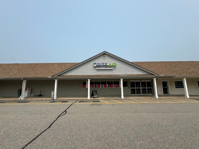 More Photos Of 53 B Church St, Kingston Unknown For Lease