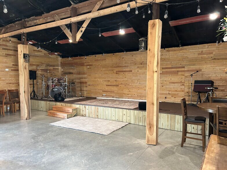 More Photos Of 2288 Rochester rd, Beaver Dam Specialty For Lease