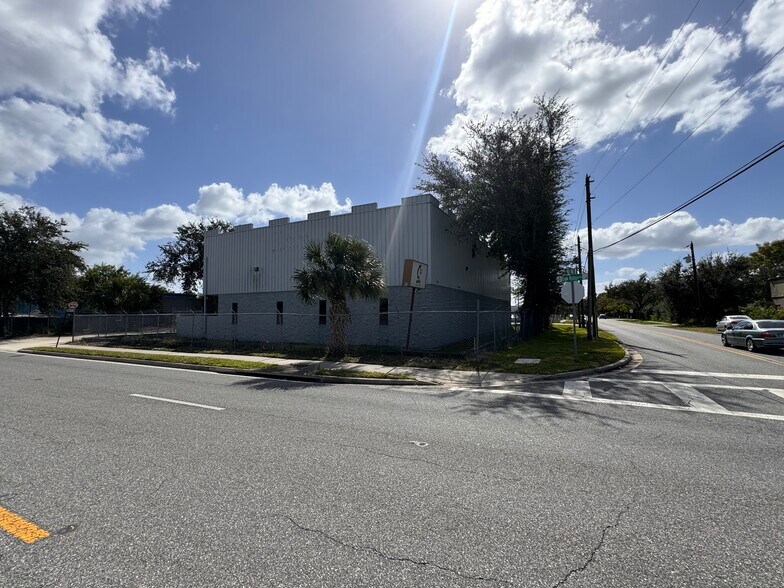 More Photos Of 5909 E Anno Ave, Orlando Auto Repair For Lease