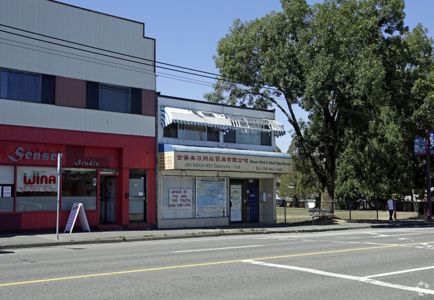 More Photos Of 5371-5381 Victoria Dr, Vancouver Storefront Retail Office For Lease