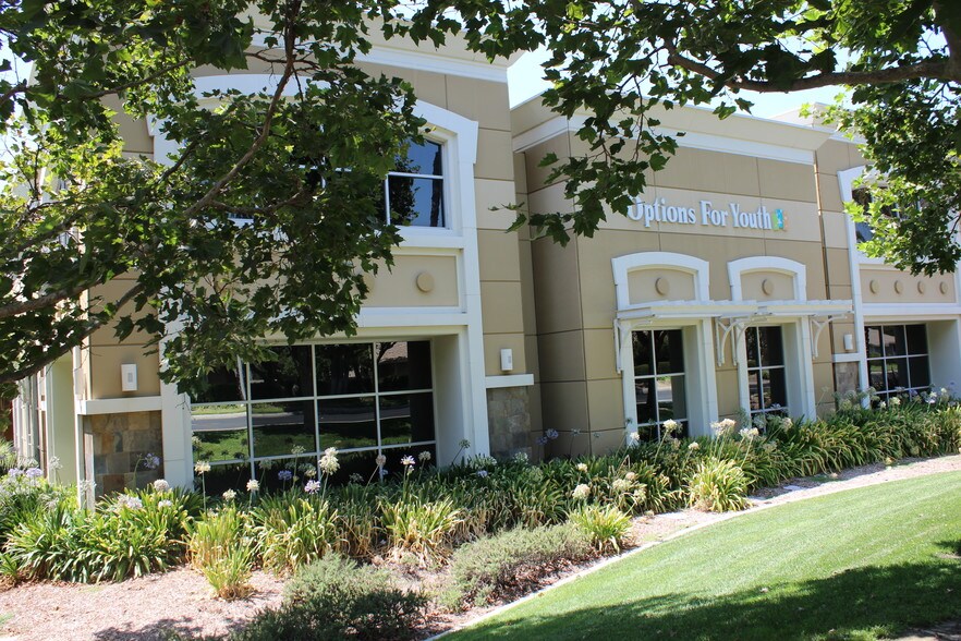 More Photos Of 3130 Inland Empire Blvd, Ontario Office For Lease