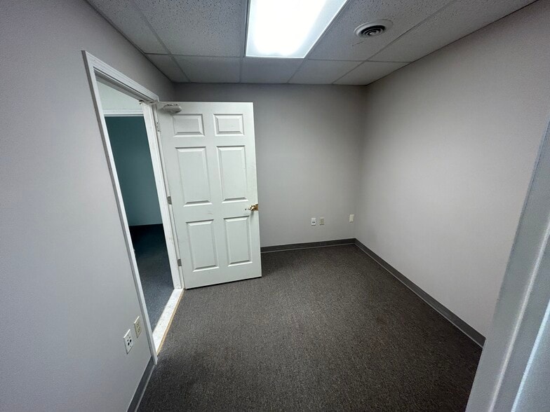 More Photos Of 455 E Grand River Ave, Brighton Unknown For Lease