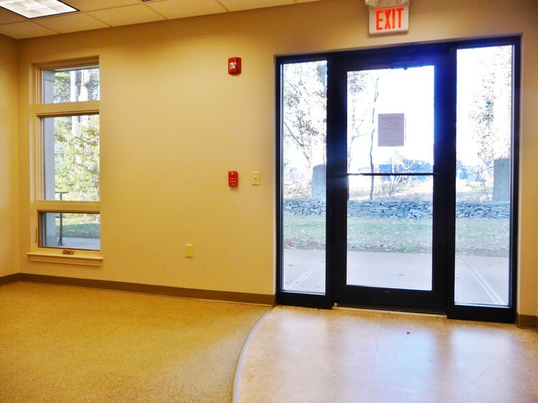 More Photos Of 17 Glen Pond Dr, Red Hook Medical For Lease