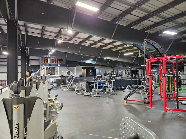 More Photos Of 142 State Route 111, Hampstead Freestanding For Sale