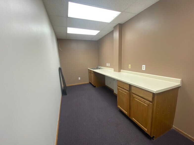 More Photos Of 299 Coon Rapids Blvd NW, Coon Rapids Office For Lease